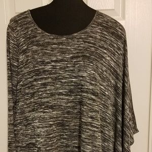 Asymmetrical Marbled Gray Top - split size 18/20